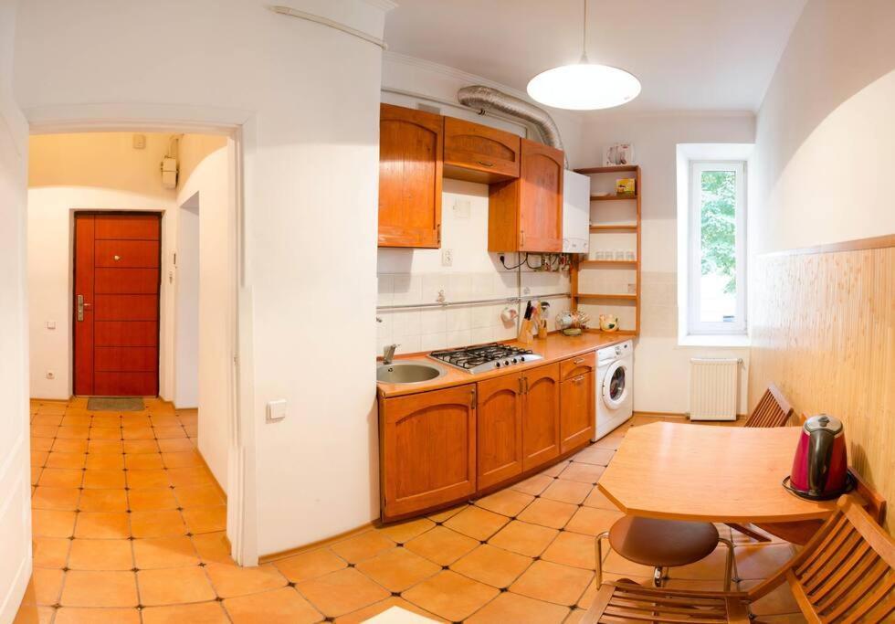 Парковка ! Квартира Поруч Госпіталю, Центр. Lviv Extérieur photo
