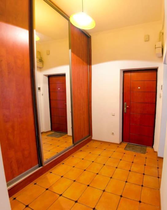 Парковка ! Квартира Поруч Госпіталю, Центр. Lviv Extérieur photo